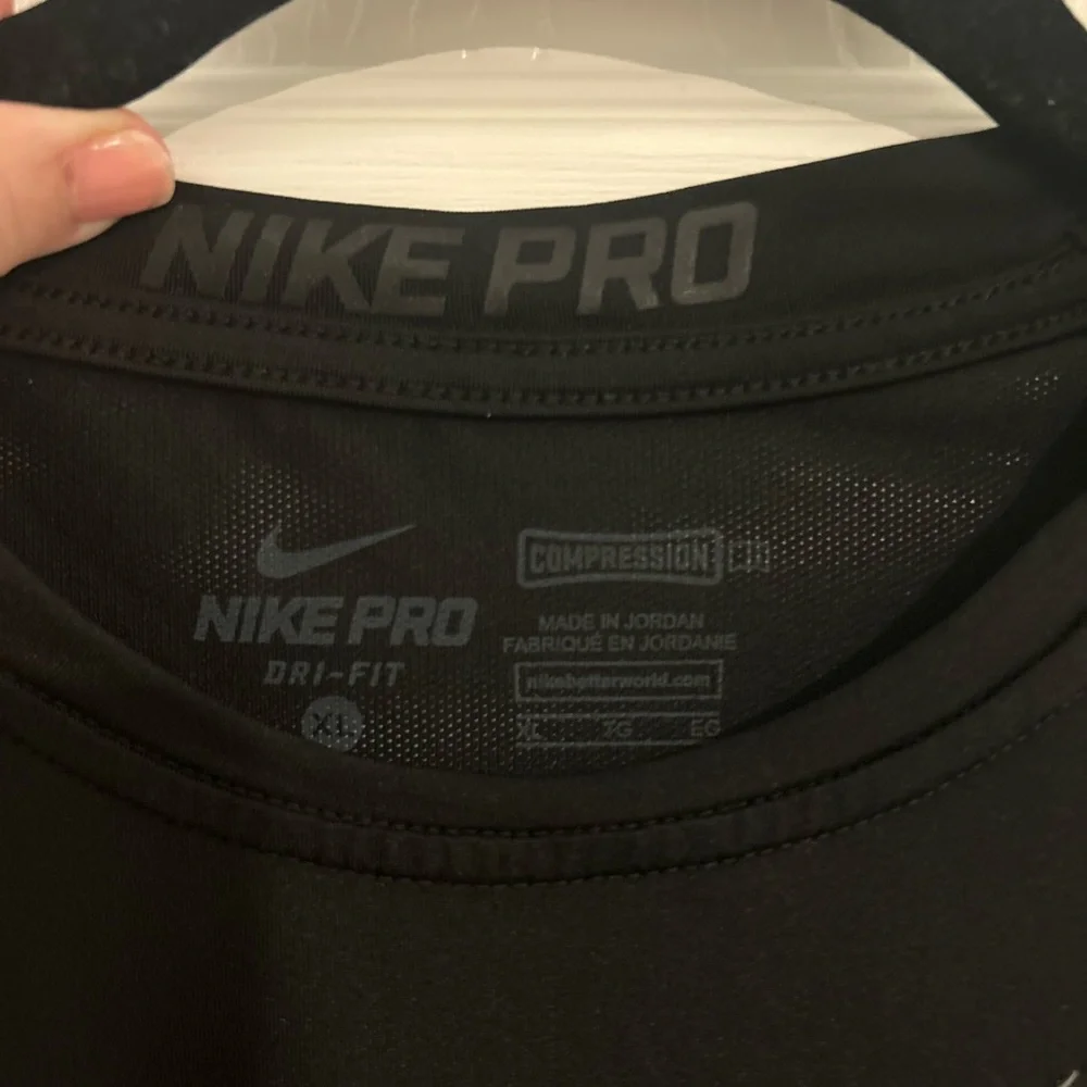 Nike men’s black